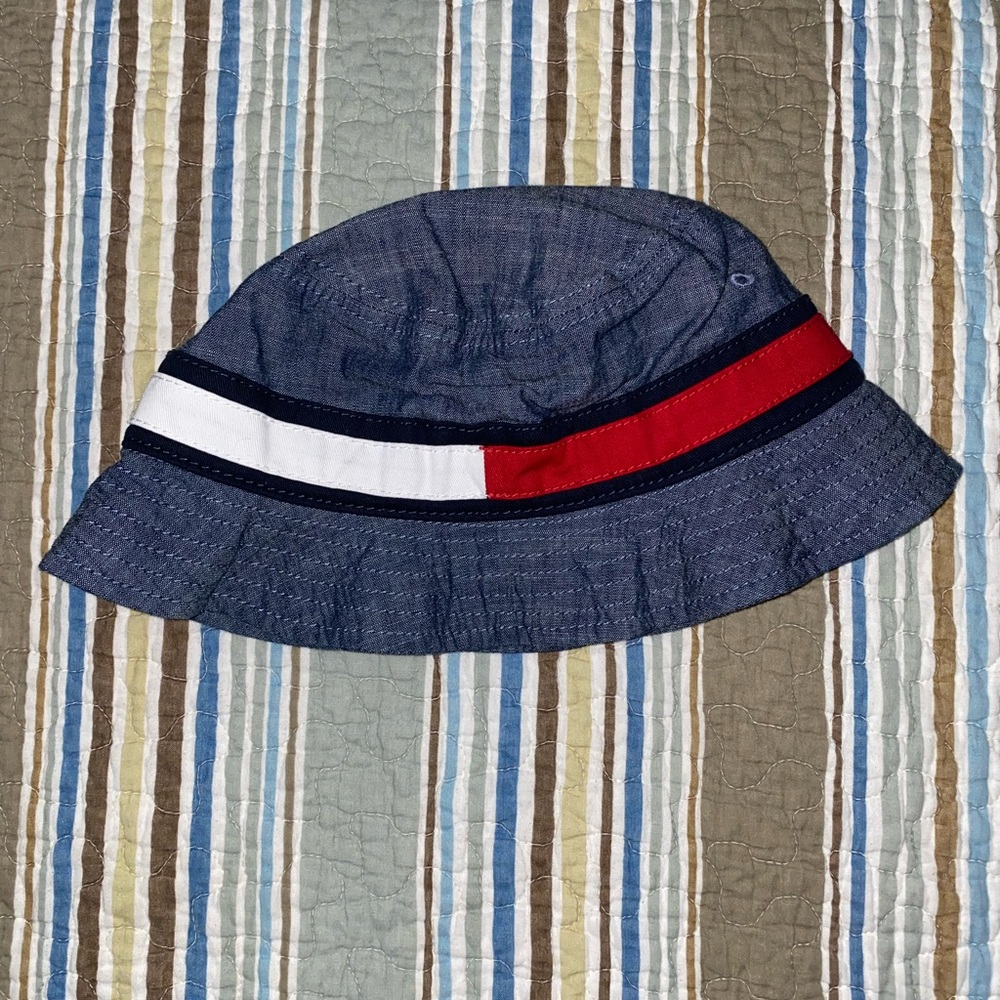 Tommy Hilfiger Bucket Hat
